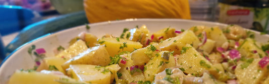 Kruidige aardappelsalade met kervel en mosterddressing