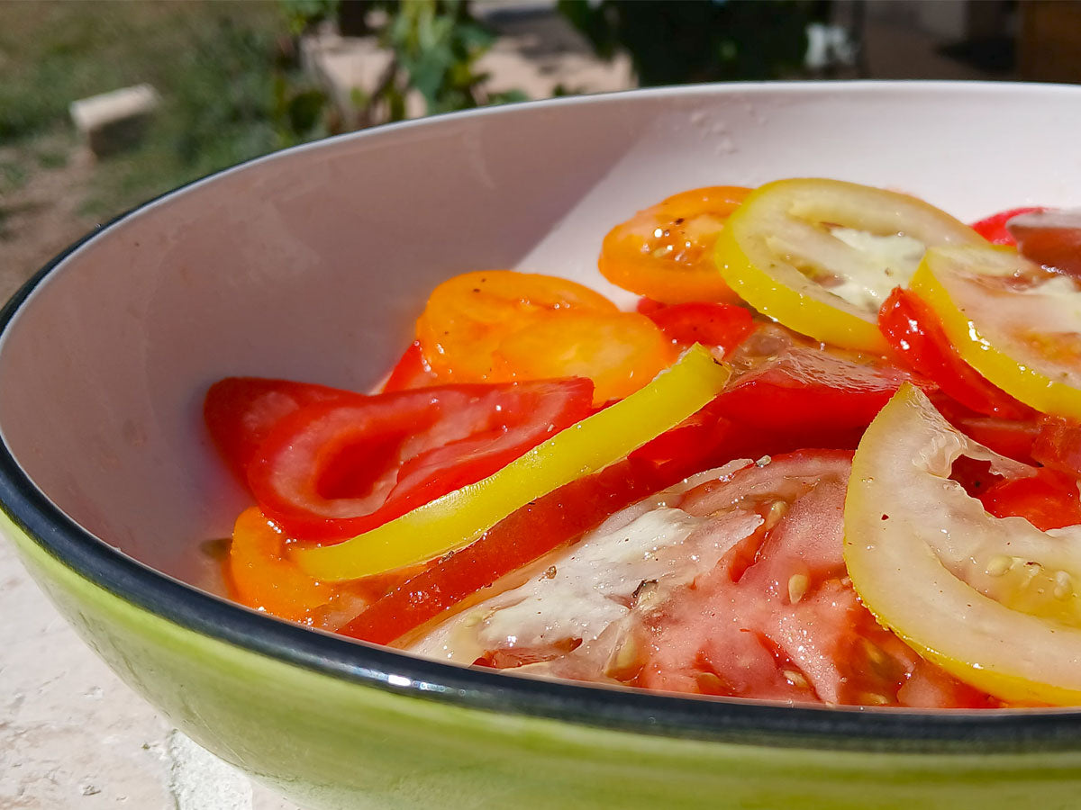 Oma’s tomatensalade met zoetzure dressing