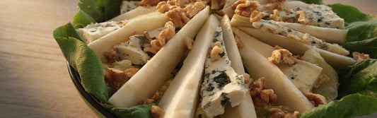 Salade met peer, walnoot en blauwe kaas