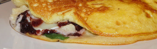 Schuimomelet met geitenkaas en vijgenjam