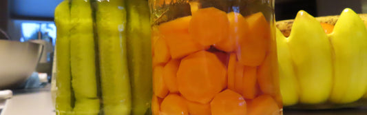 Wortels in honing en tijm