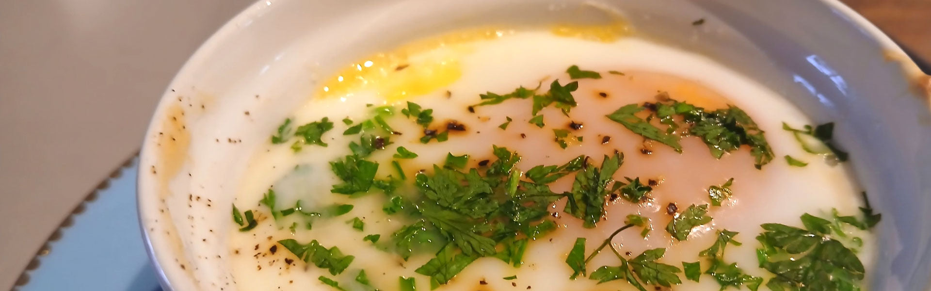 Oeufs en cocotte met fijne kruiden